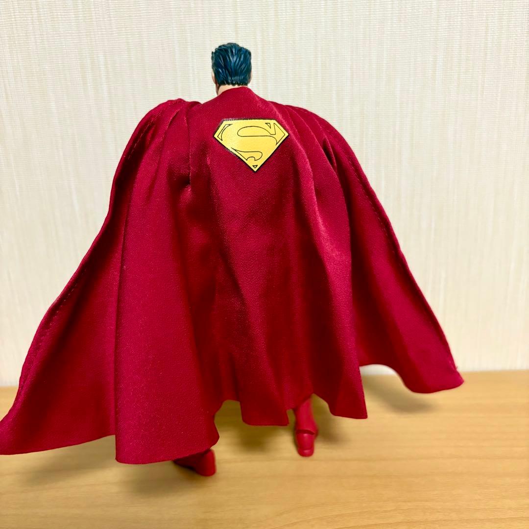 MAFEX No.117『SUPERMAN (HUSH Ver.)』