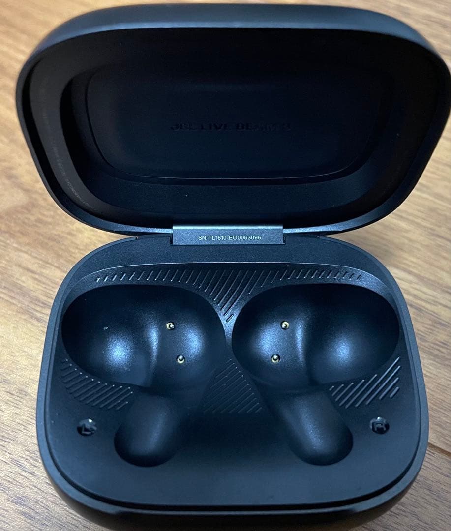 【美品】JBL LIVEBEAM3 ワイヤレスイヤホン ブラック