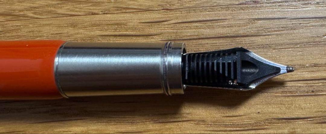 MONTBLANC 万年筆　ヘリテイジコレクション ルージュ・エ・ノワールM