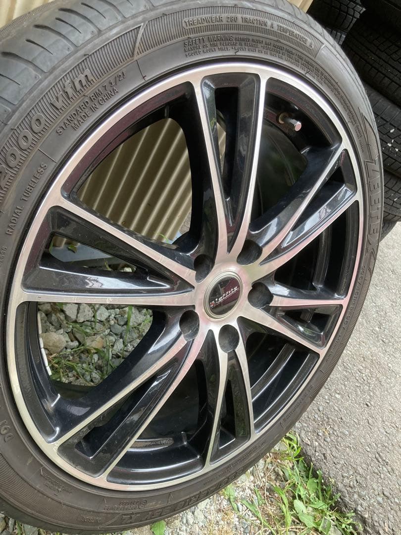 タイヤバリ山！美品！LAFFITE 18インチアルミ　225/45R18