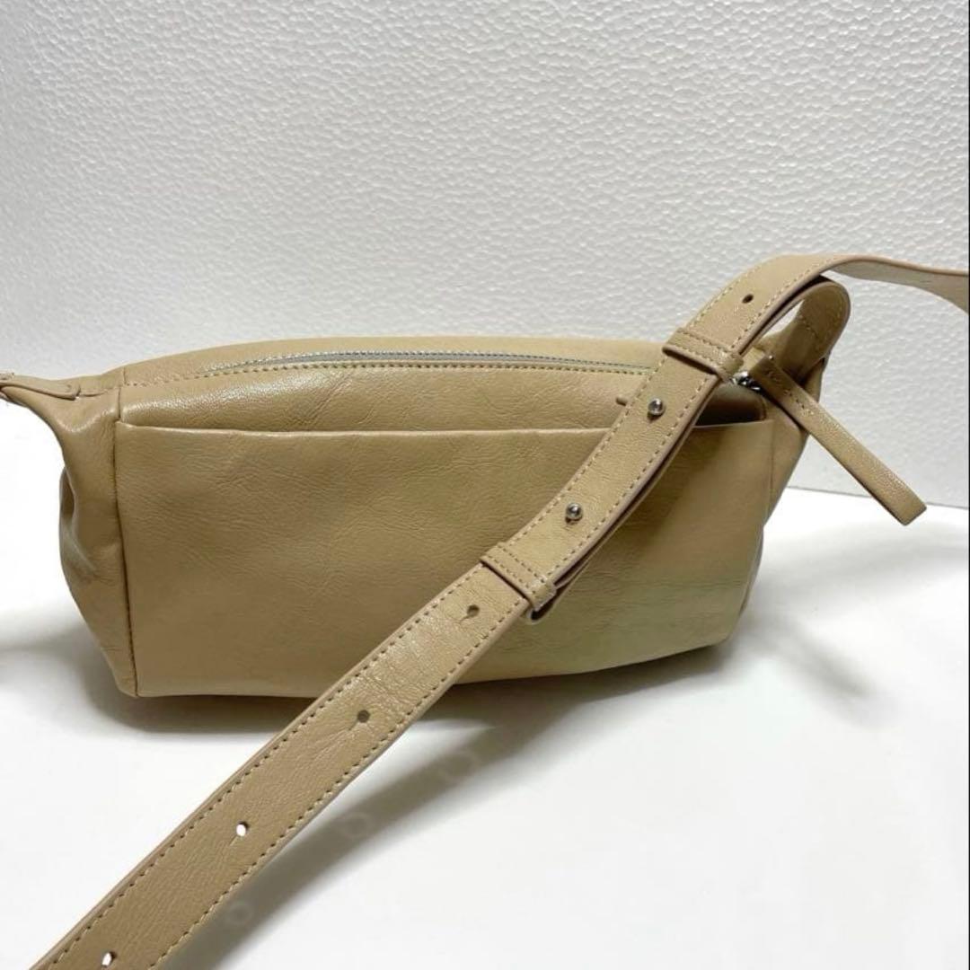 ear papillonner イアパピヨネ　ボックスショルダーバッグ　ベージュ