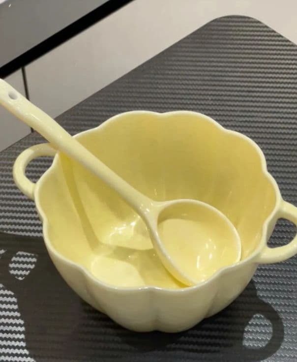 花びら型ボウルとスプーンセット