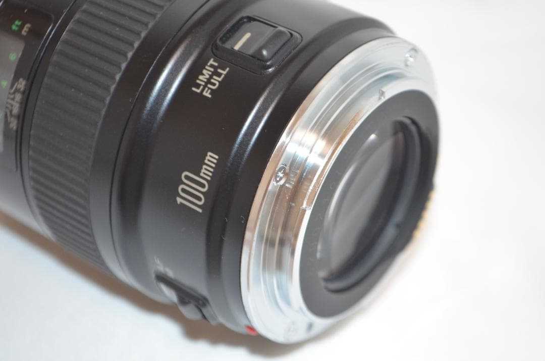 極美品　Canon キヤノン EF 100mm F2.8 マクロレンズ