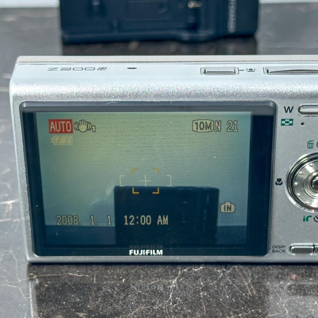 FUJIFILM 富士フイルム FinePix Z200fd　シルバー