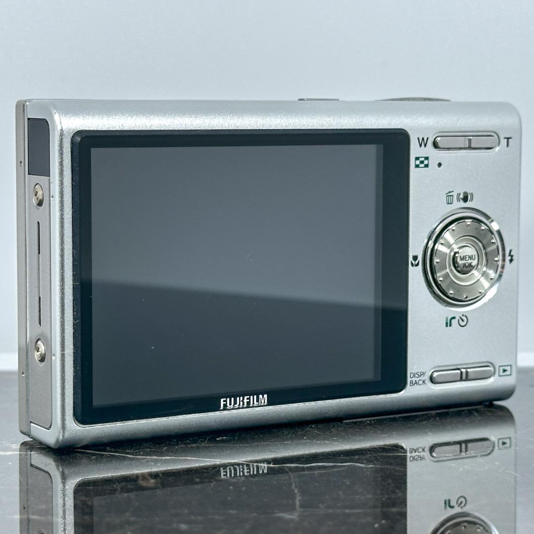 FUJIFILM 富士フイルム FinePix Z200fd　シルバー