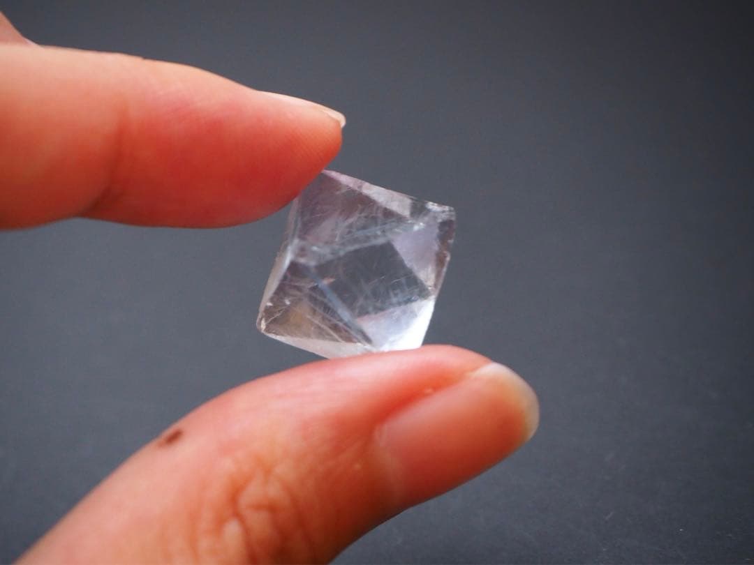 フローライト　八面体　イリノイ産　蛍石　天然石　原石　鉱物標本　鉱石 【C1】