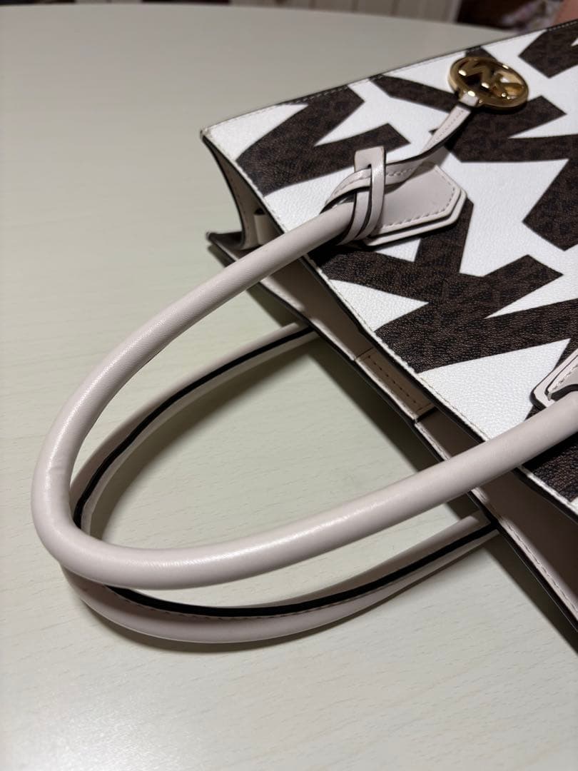 ドン君　　MICHAEL KORS MKロゴショルダーバッグ