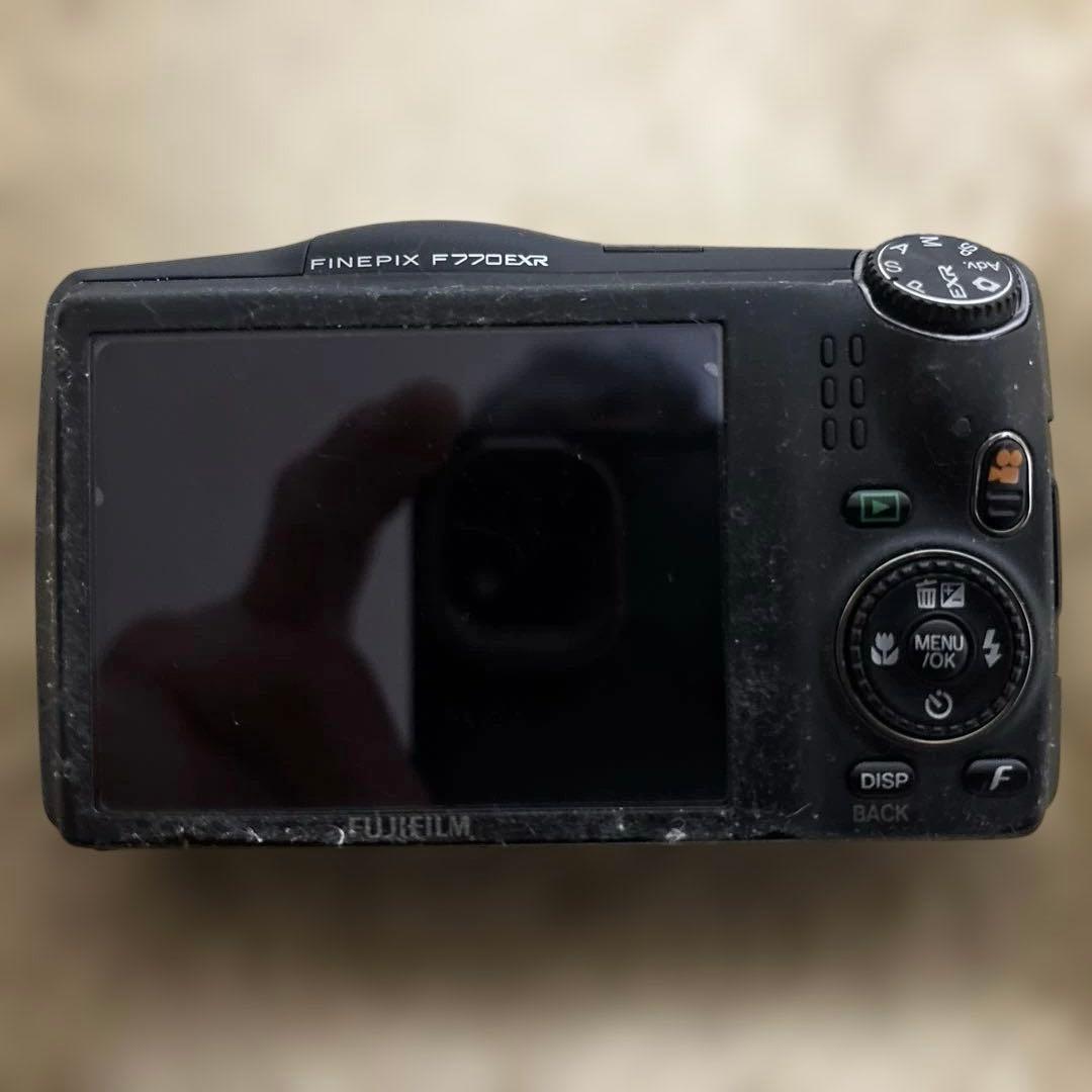 Fujifilm FinePix F770EXR 15メガピクセル　(ブラック)