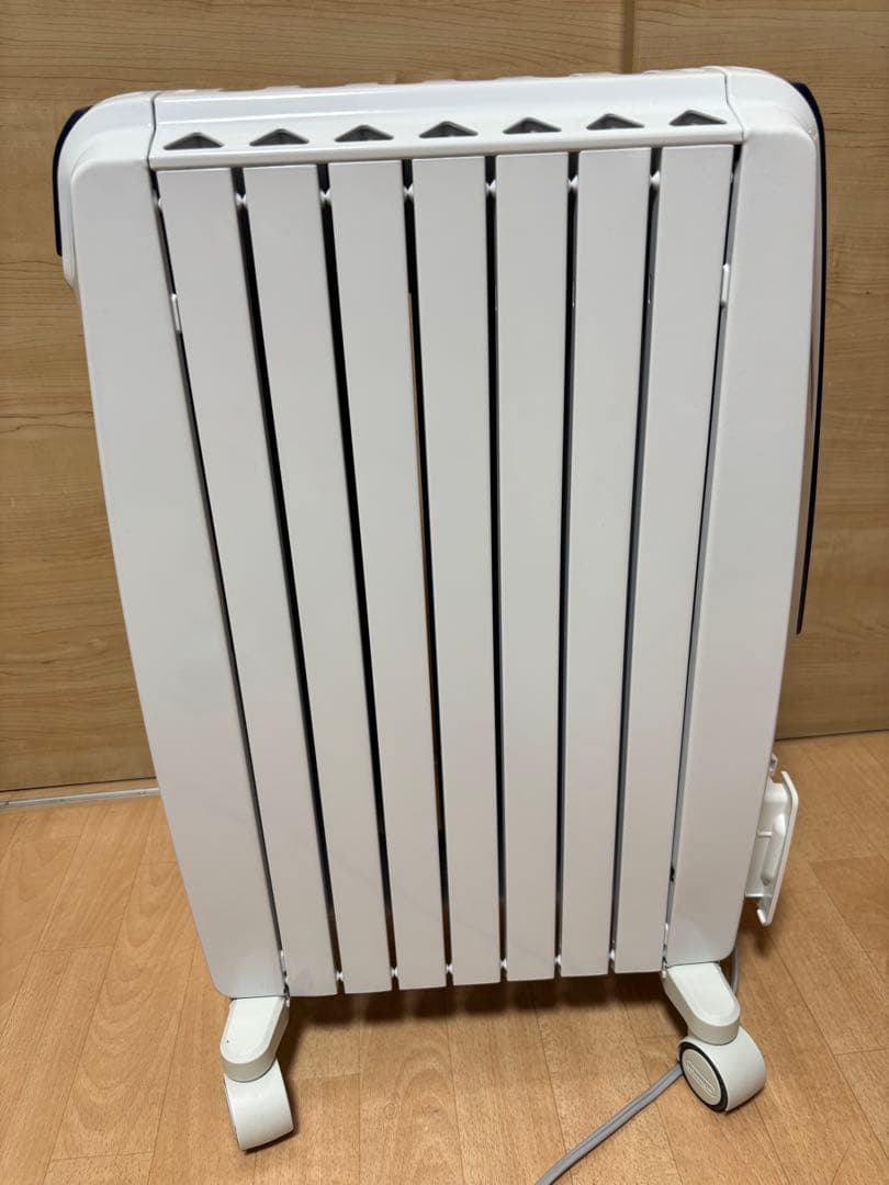 美品 DeLonghi QSD0712-MB オイルヒーター （3~8畳用）