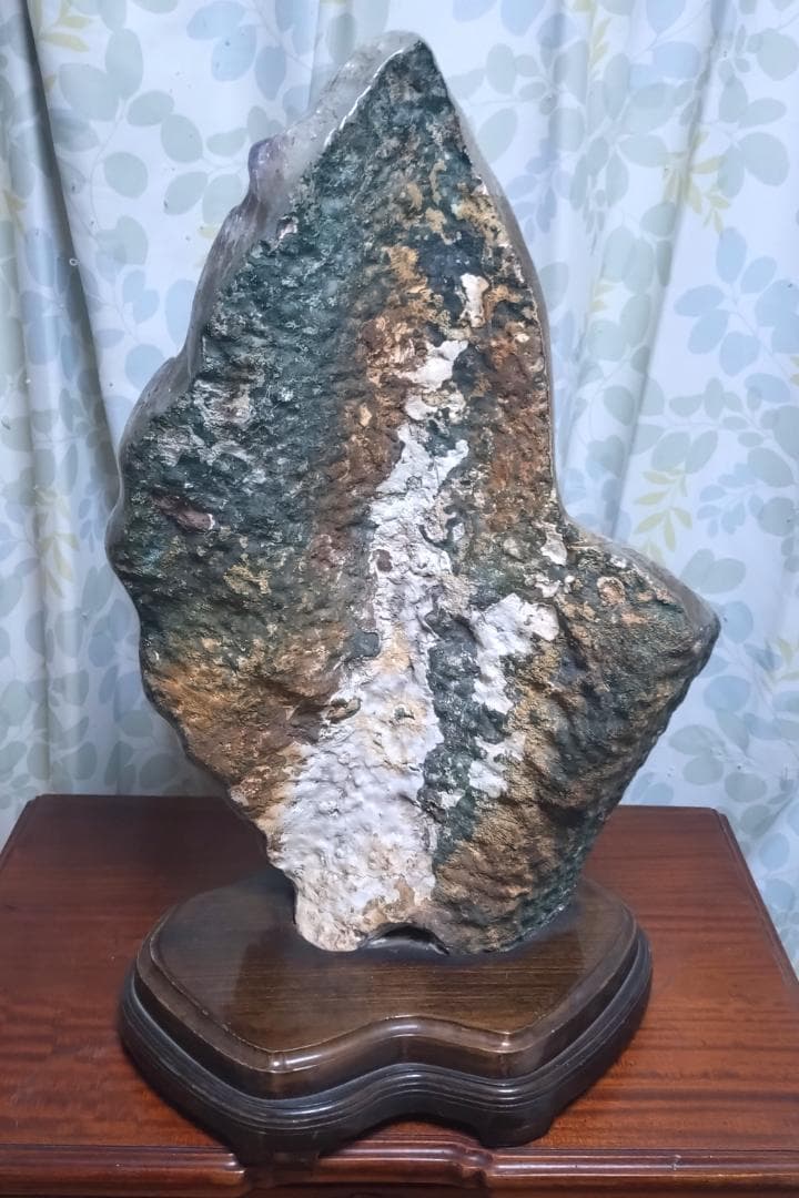 アメジストクラスター　高さ約63㎝　重量約25.1㎏