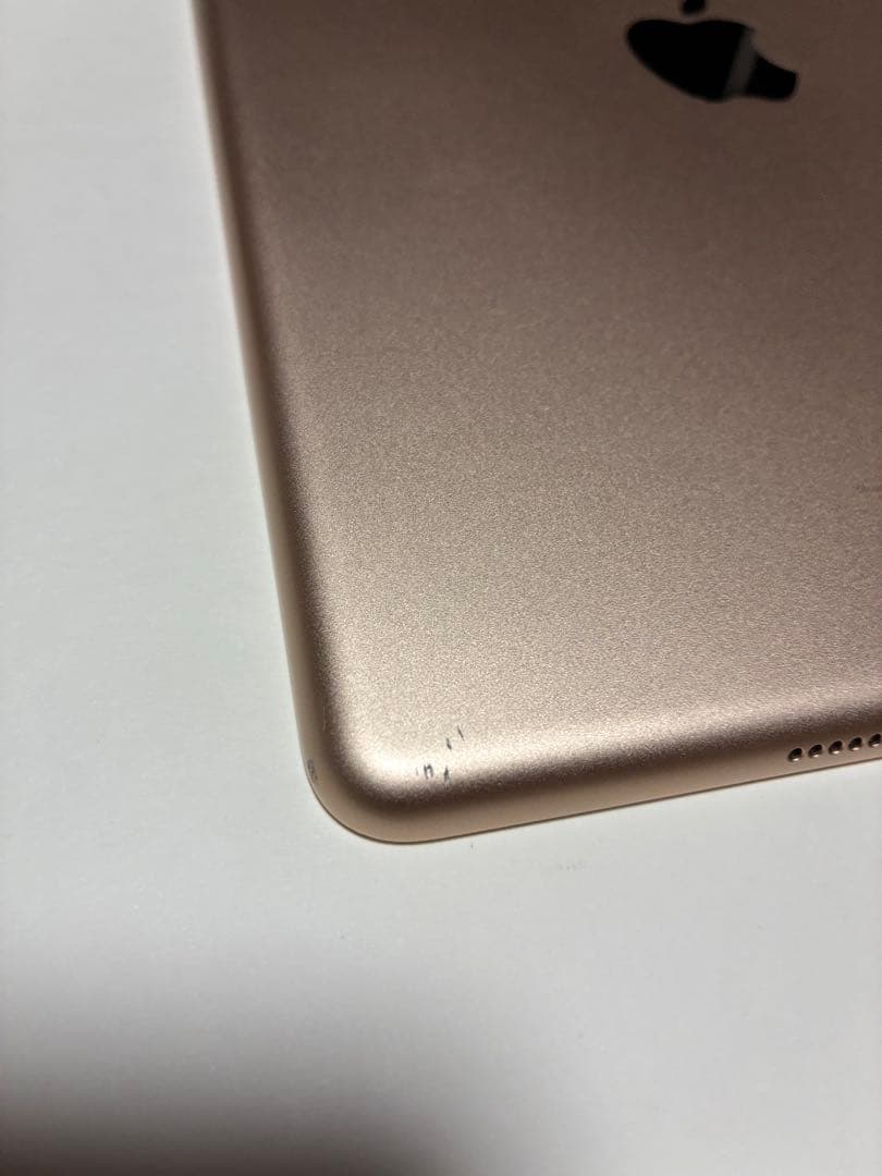 Apple iPad (第5世代) 32GB 本体プラス箱付き