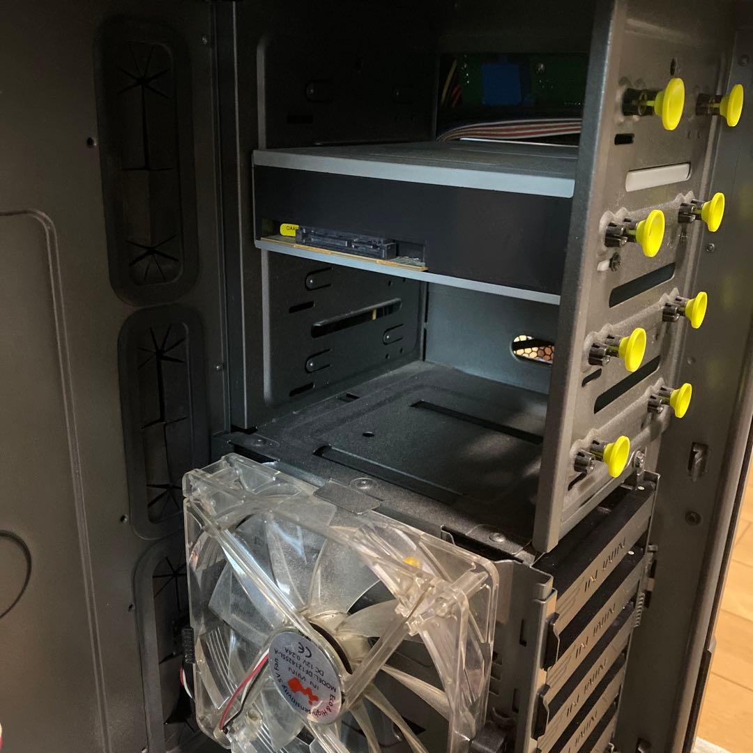 In Win GRone Grey PCケース