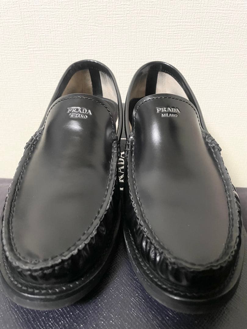 25AW PRADA ブラッシュドレザー ローファー