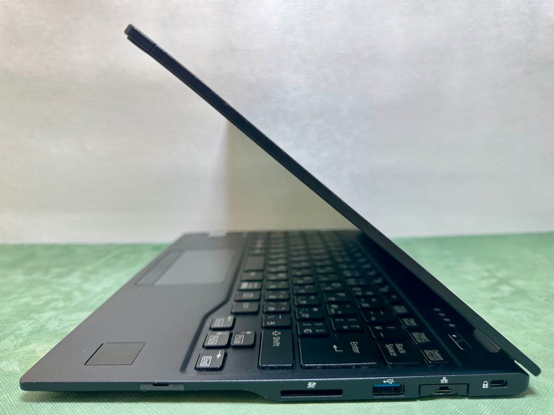 Windowsノート本体 Fujitsu LIFEBOOK U9310/D Core i5 8 256