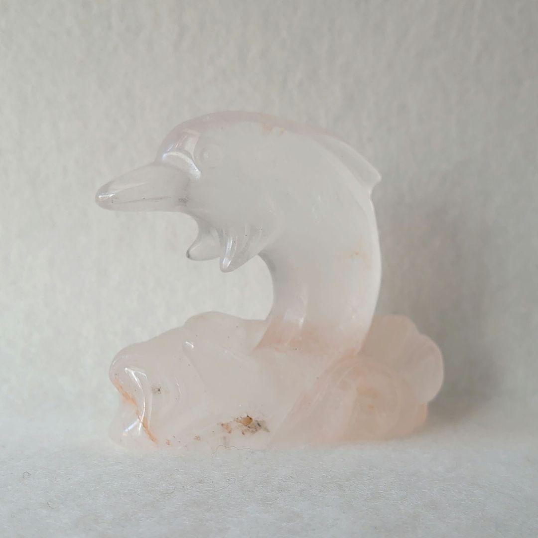 水晶ゴールデンヒーラー入り　波乗りイルカ　素敵な逸品