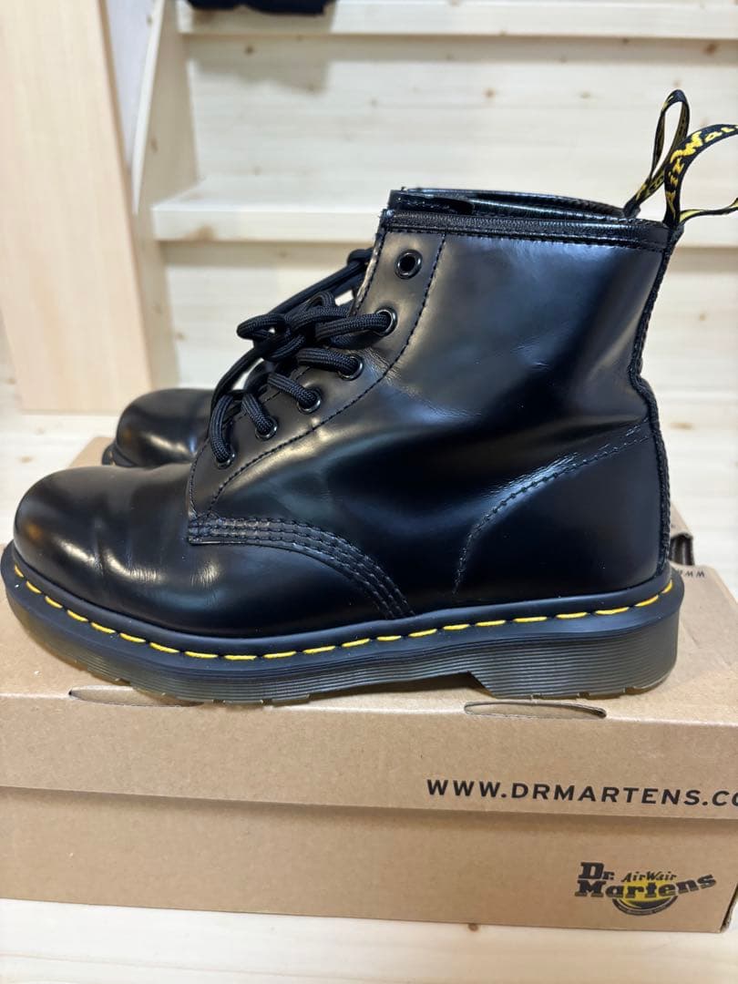 Dr. Martens 6ホール ブーツ（UK6／EU39）