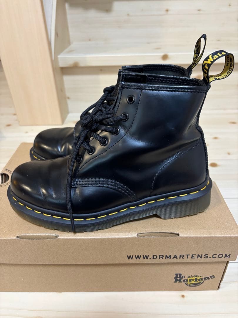 Dr. Martens 6ホール ブーツ（UK6／EU39）
