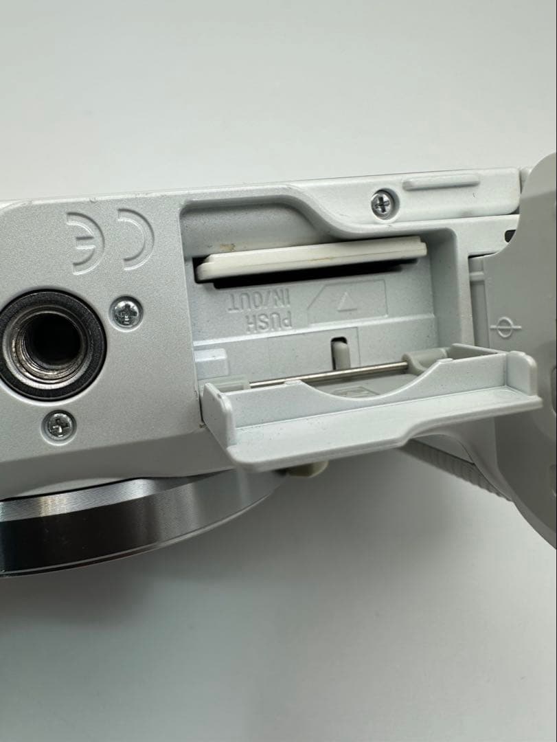 SONY ミラーレス一眼　α NEX-F3Y カメラ　ソニー