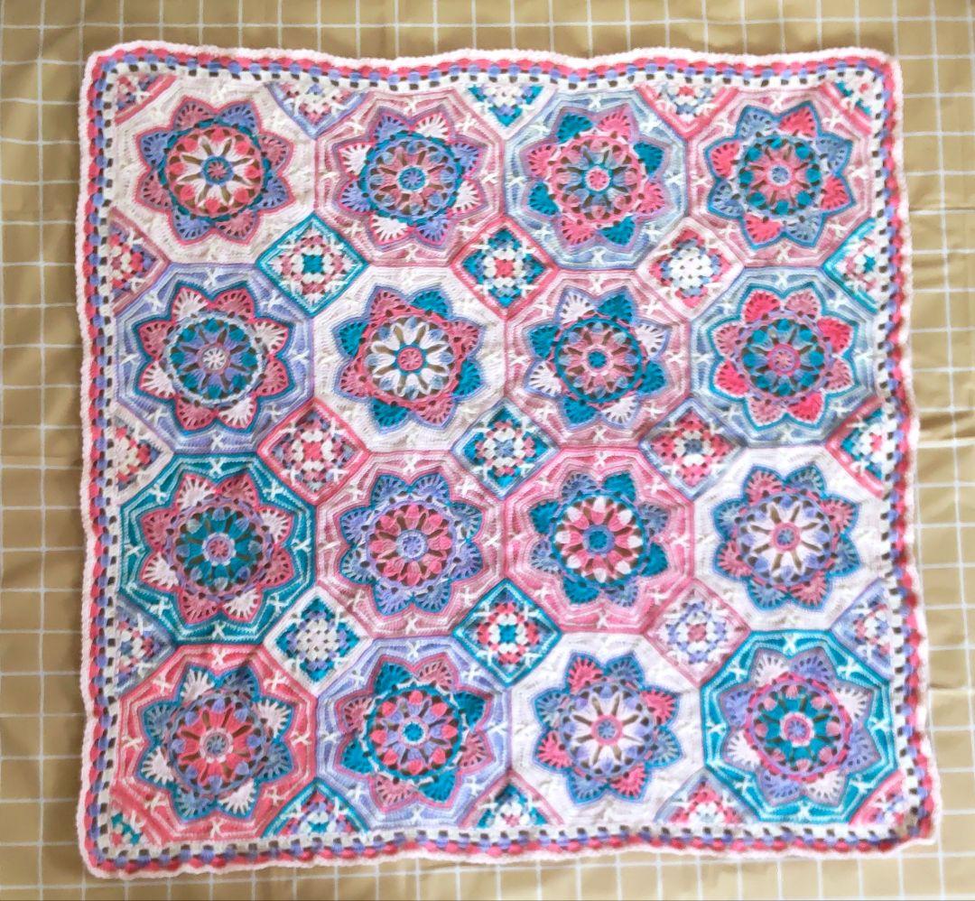 C427　手編みマルチカバー　ブランケット　モチーフ編み　モチーフ繋ぎ　大判