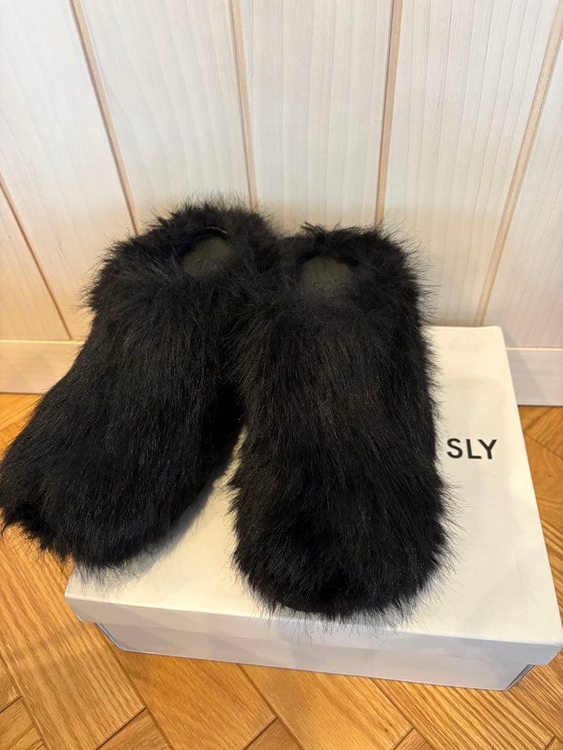 【美品】SLY 厚底ロングファーサンダル　M