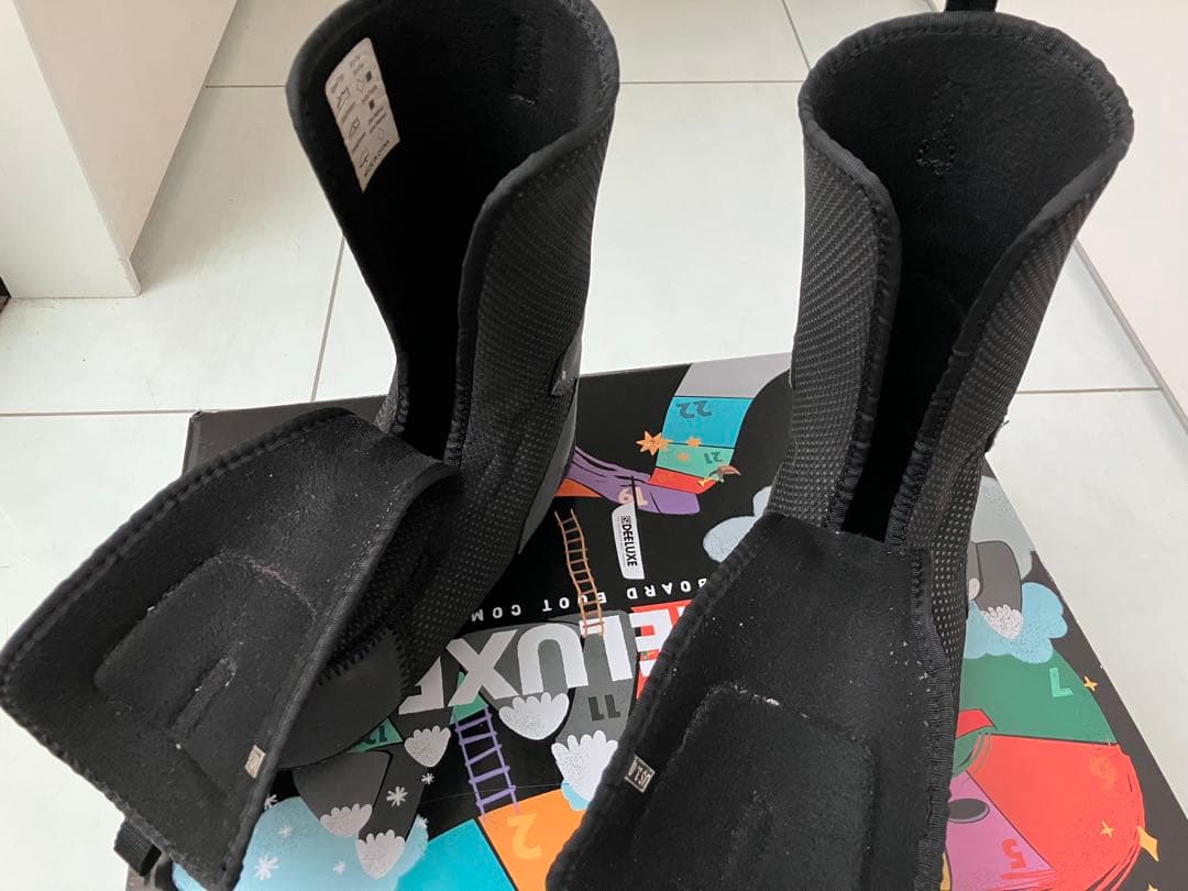 DEELUXE ジュニア用　21.5センチ　 黒/白