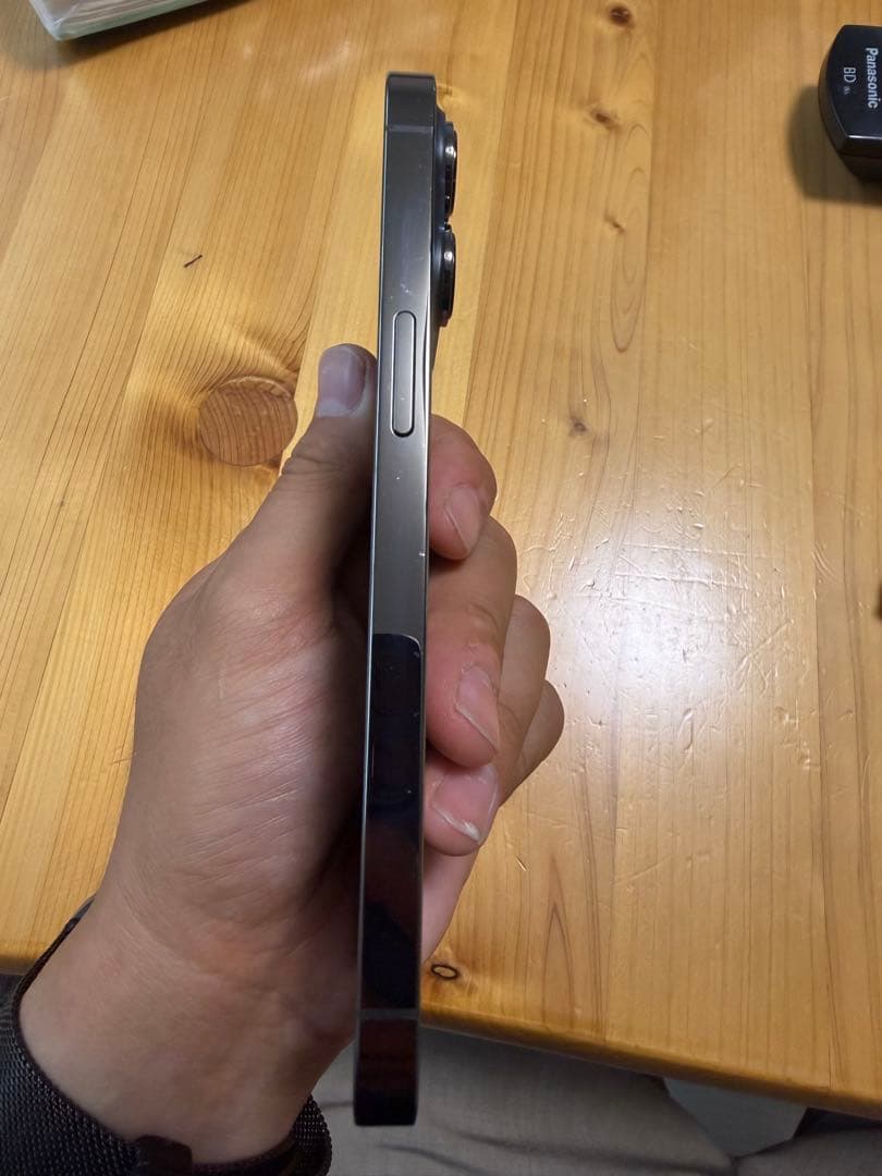 期間限定価格iPhone 13 Pro 256GB SIMフリー　ケース付き