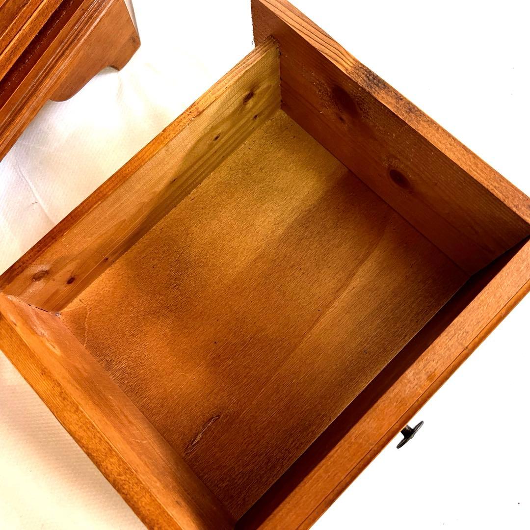 小ぶりなチェスト・イタリア　 横幅52cm・奥行29cm・高さ71cm