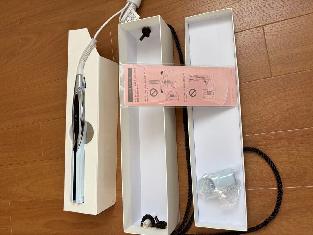 リファビューティックストレートアイロン　ReFa