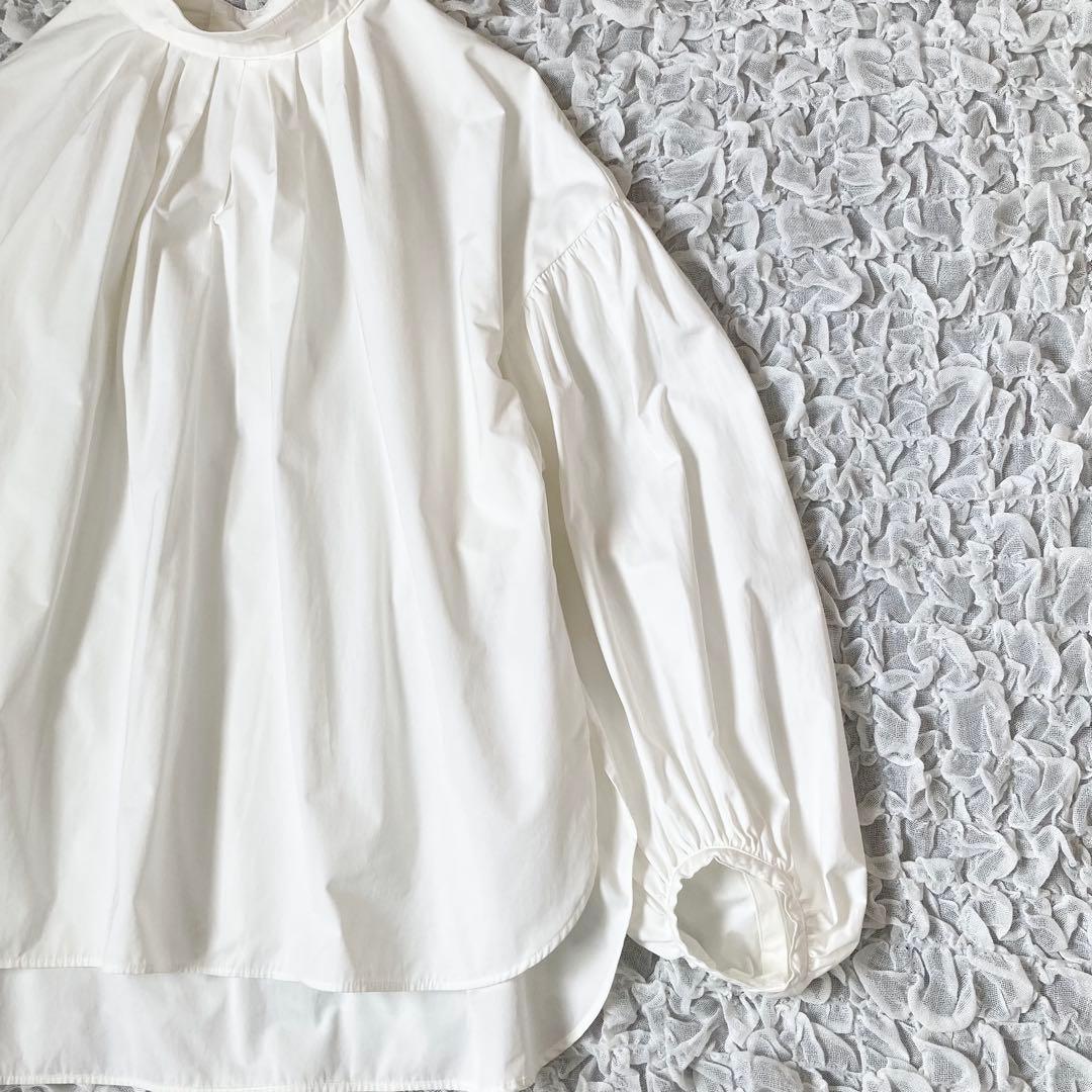 ADORE アドーア　スタンドカラーブラウス　M L 白　袖ボタン　ボリューム袖