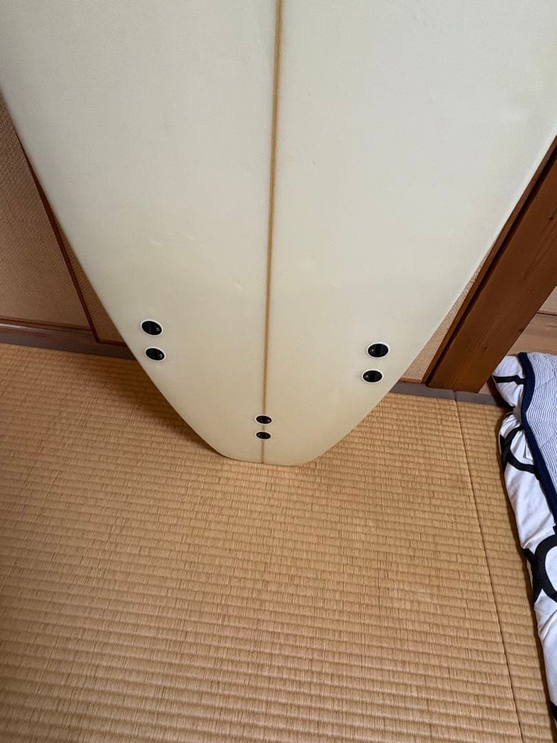 ホワイト ファンボード ラウンドスカッシュテール6.6簡易修理済み