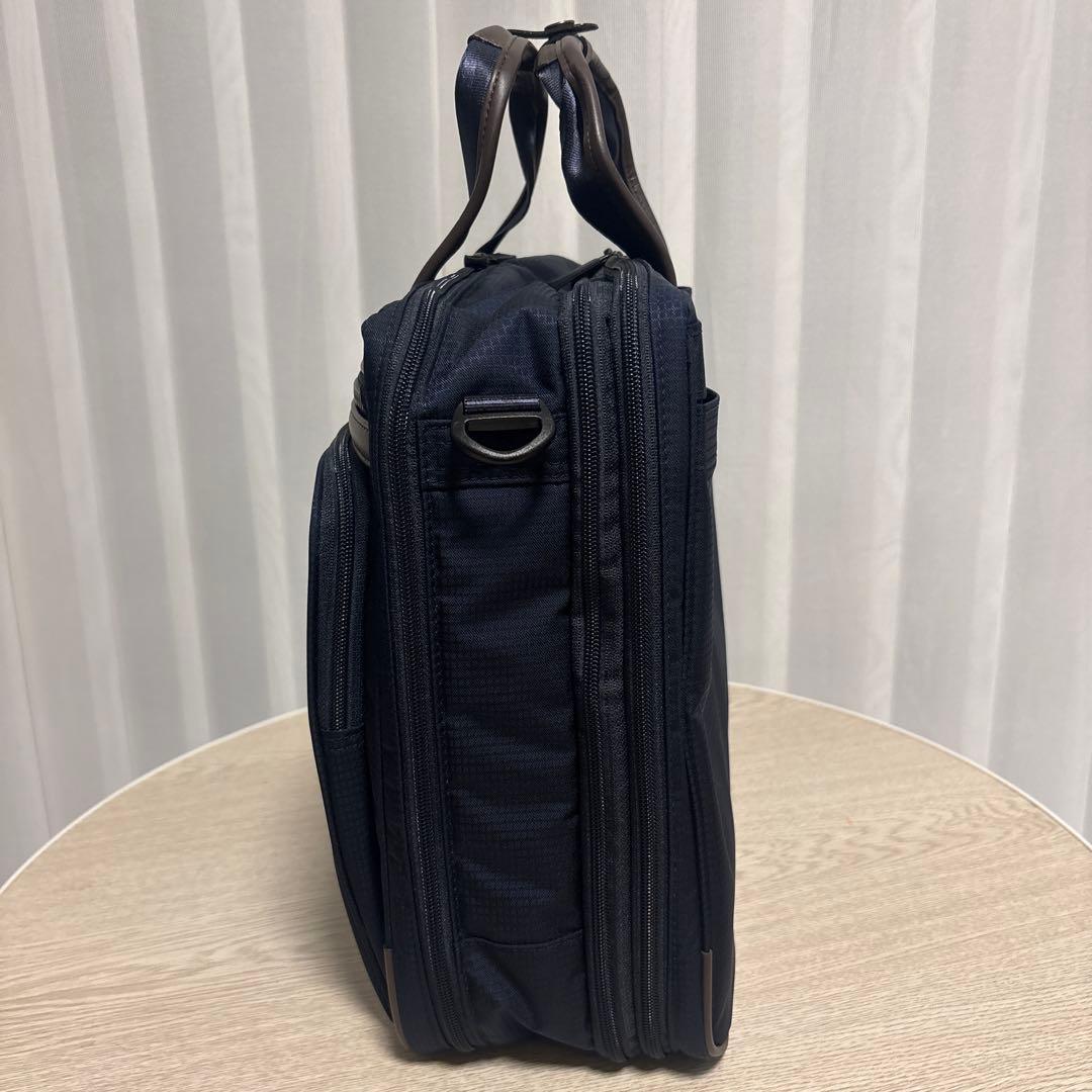 お値下げ[美品] ace. ビジネスバッグ　B4収納可　ネイビー