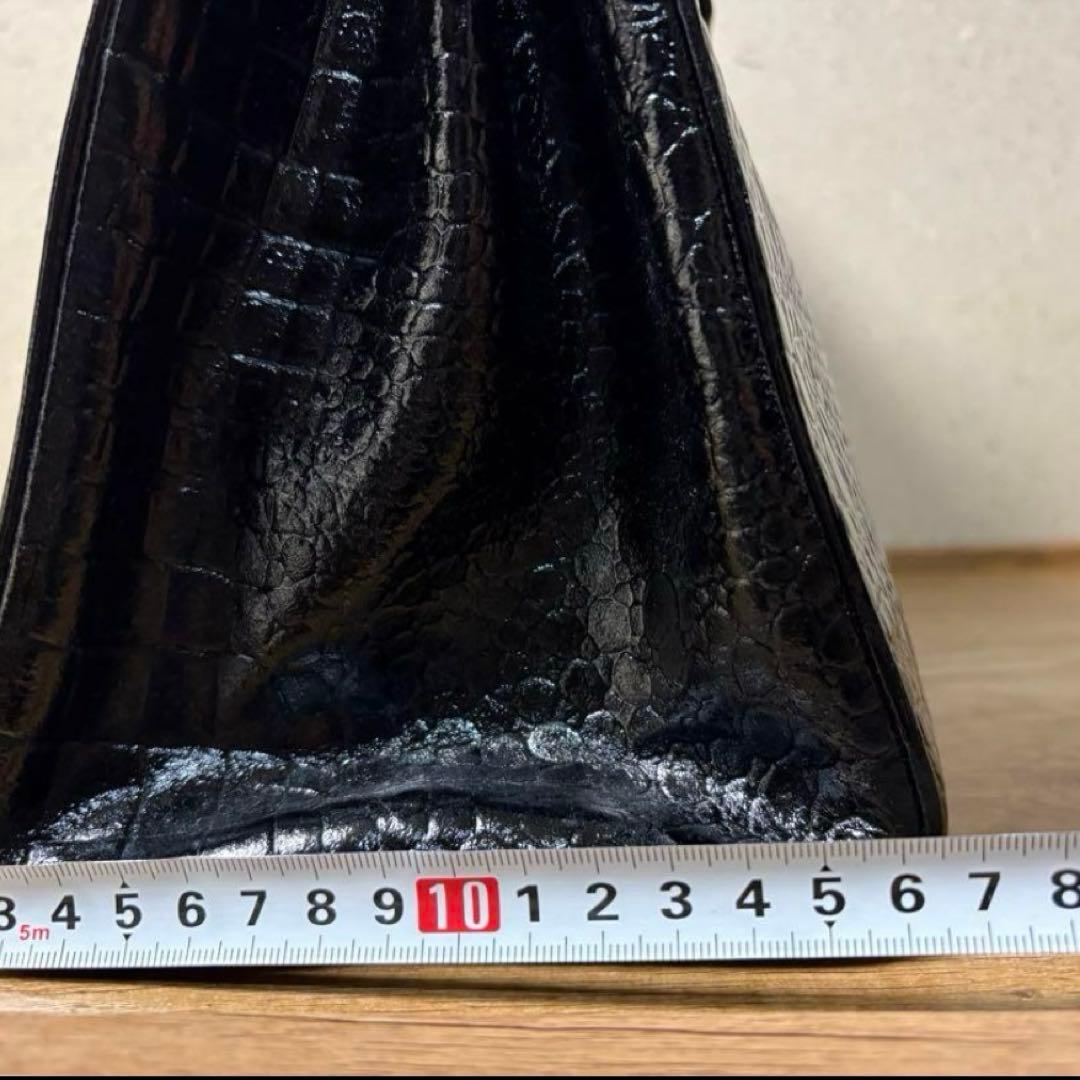 黒 クロコダイル型押しレザー ハンドバッグ カデナ キー付き Y