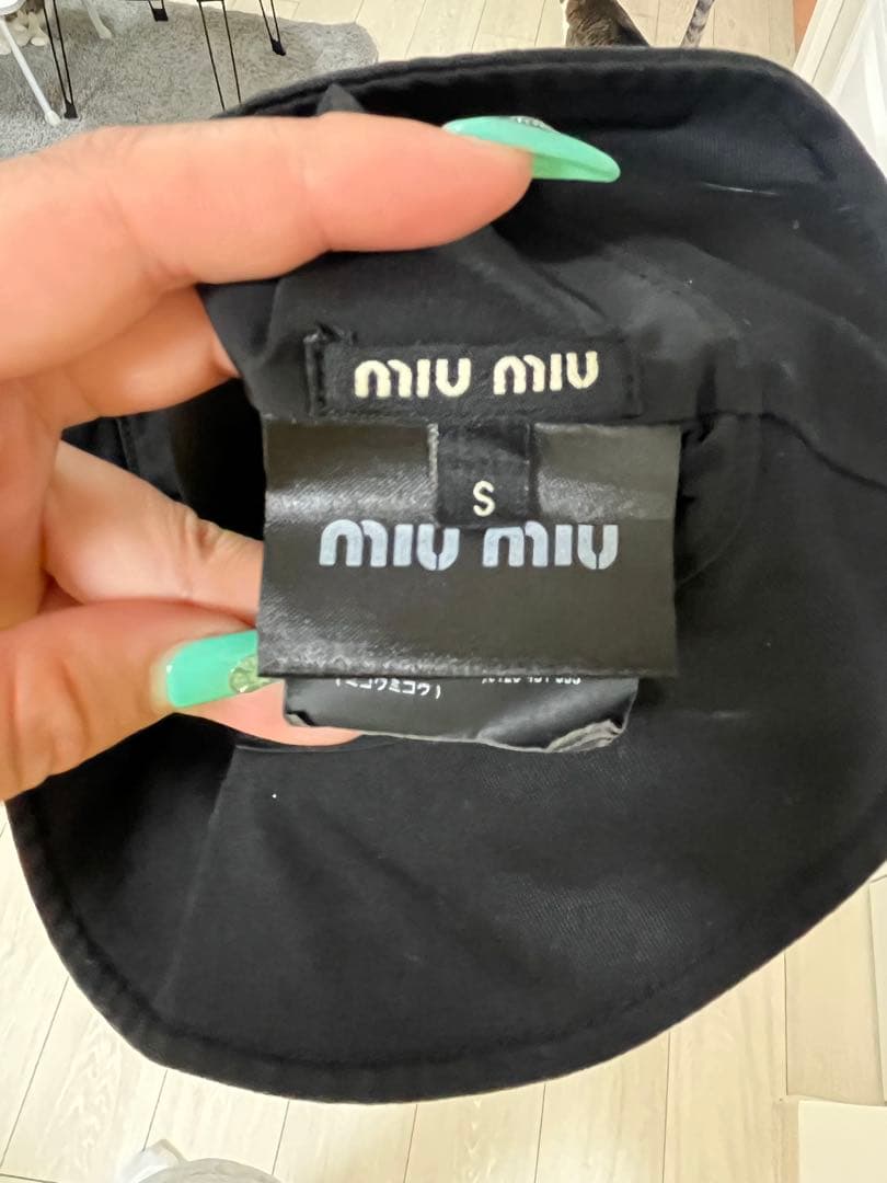 MIU MIU ブラック バケットハット S