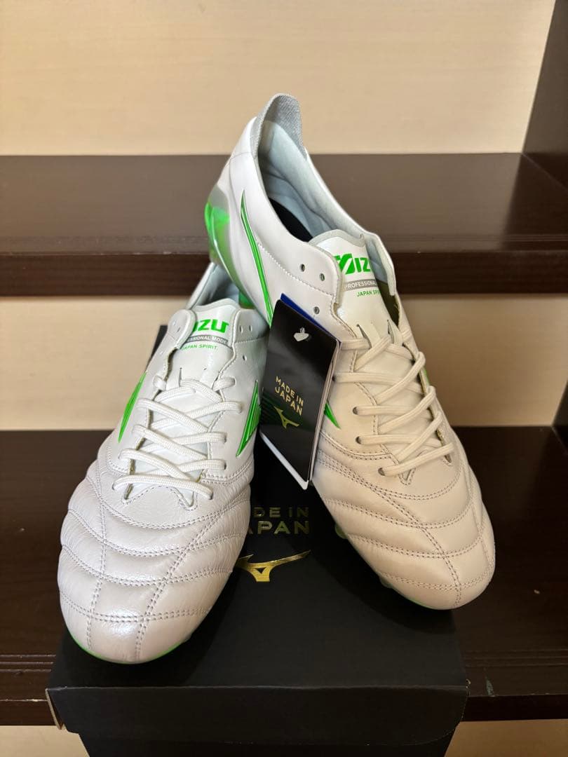 サッカースパイク　ミズノ　モレリアネオ4 JAPAN 限定色　新品　27cm