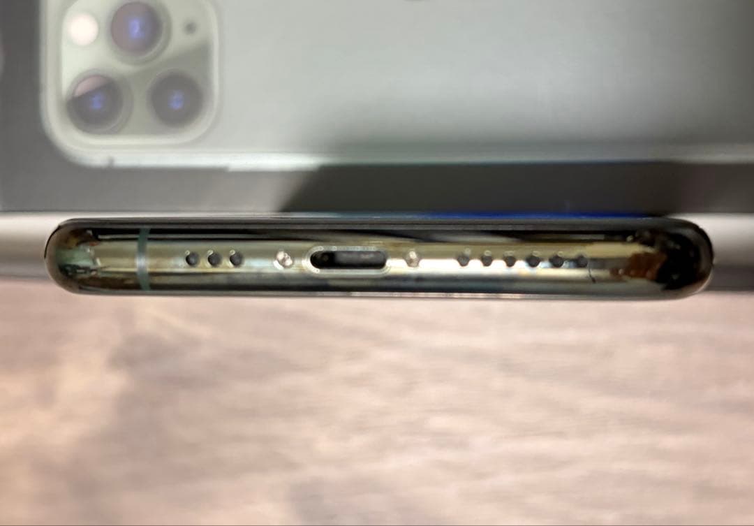 SimフリーApple iPhone 11 Pro 512GB ケース付