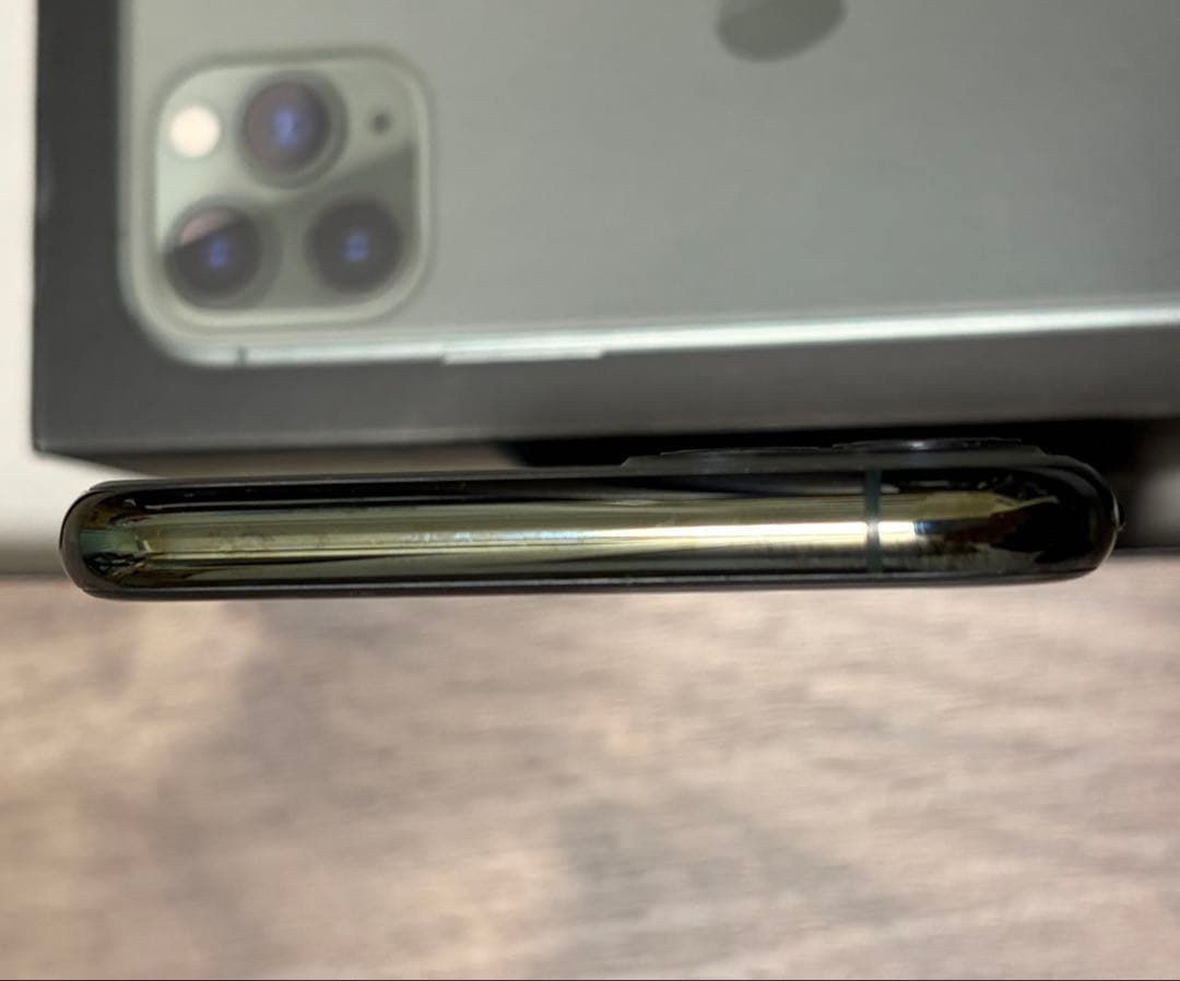 SimフリーApple iPhone 11 Pro 512GB ケース付