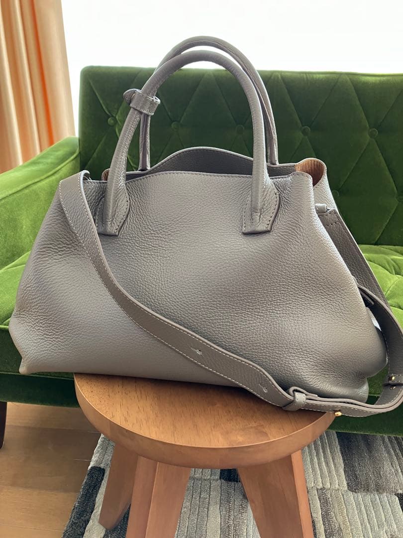 イアクッチIACUCCI レザートートバック