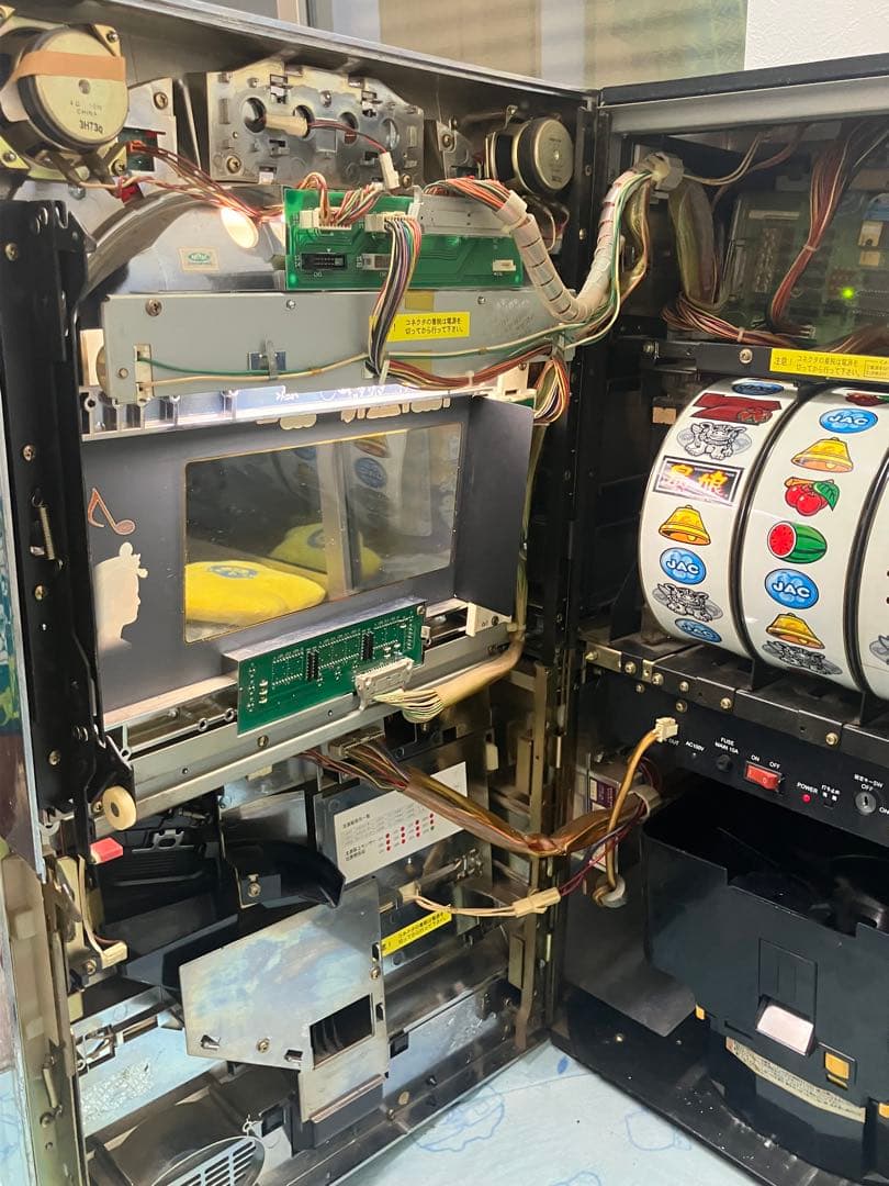 オリンピア25 ねぇねぇ島娘４号機・レア人気　メダル約1000枚付き