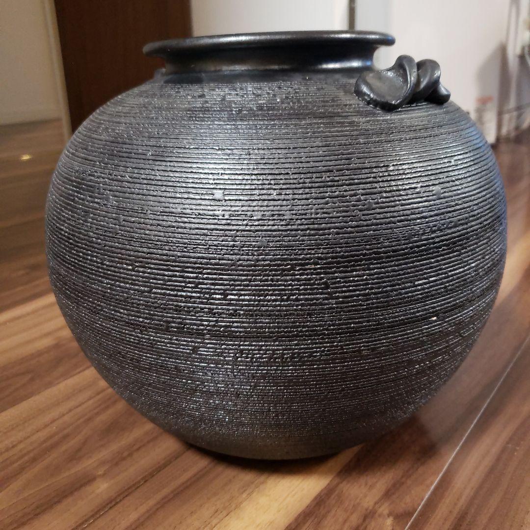 大きな花瓶  黒い壺  しがらき  土  およそ30cm