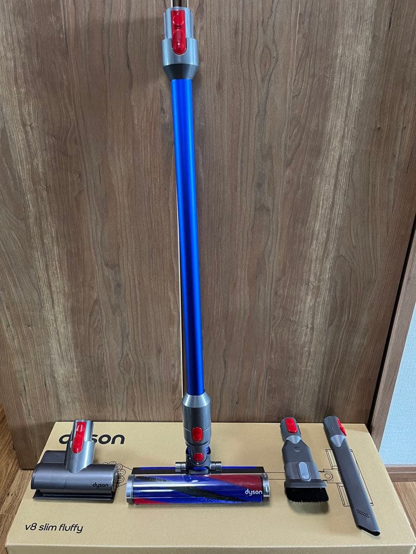 美品【スタンド付】Dyson V8 Slim Fluffy Extra【送料込】