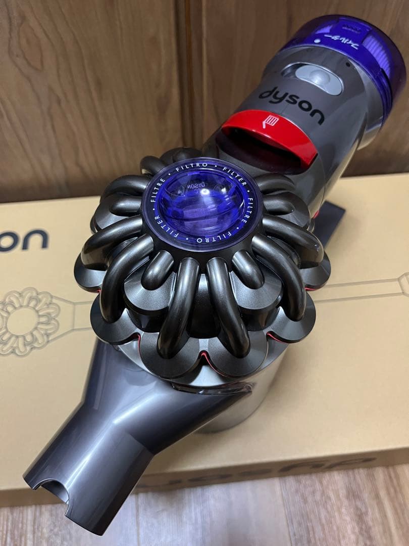 美品【スタンド付】Dyson V8 Slim Fluffy Extra【送料込】
