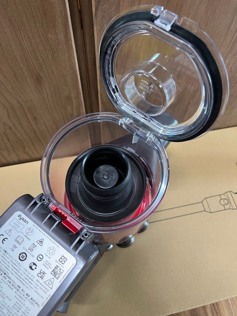 美品【スタンド付】Dyson V8 Slim Fluffy Extra【送料込】