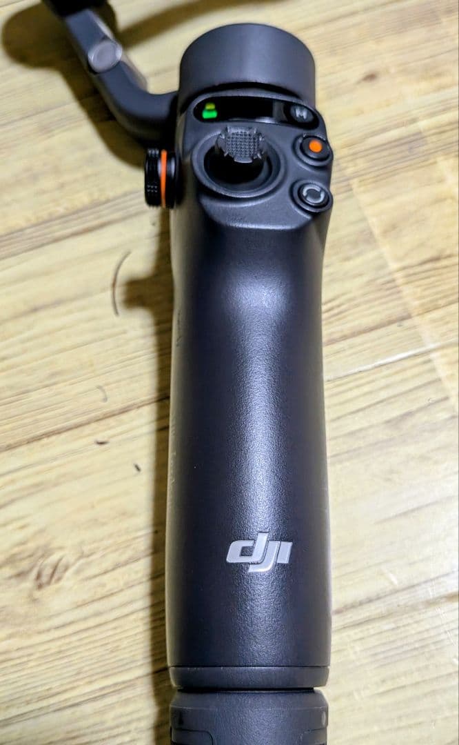 ほぼ新品　DJI Osmo Mobile 6 ジンバル　スタビライザー