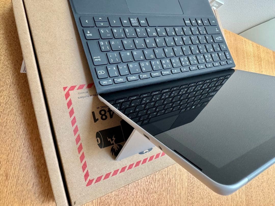 Surface Go 4 XGT-00017 [プラチナ]