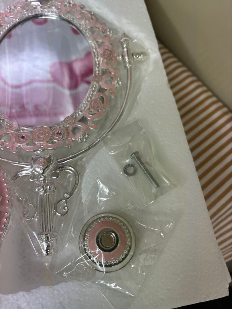 サンリオポイントカード景品　キティの卓上ミラー