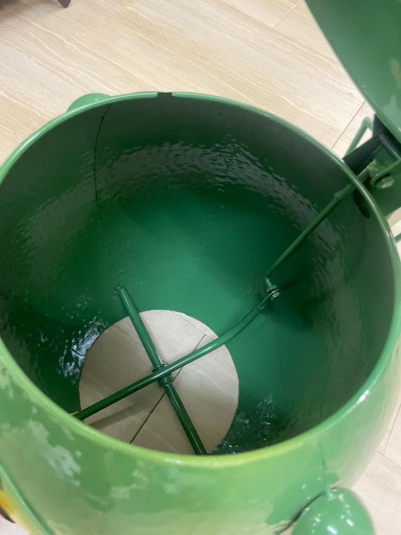 ダストビン　ダストボックス　ゴミ箱　カエル　かえる　蛙　ペダル式　蓋付　フタ付き