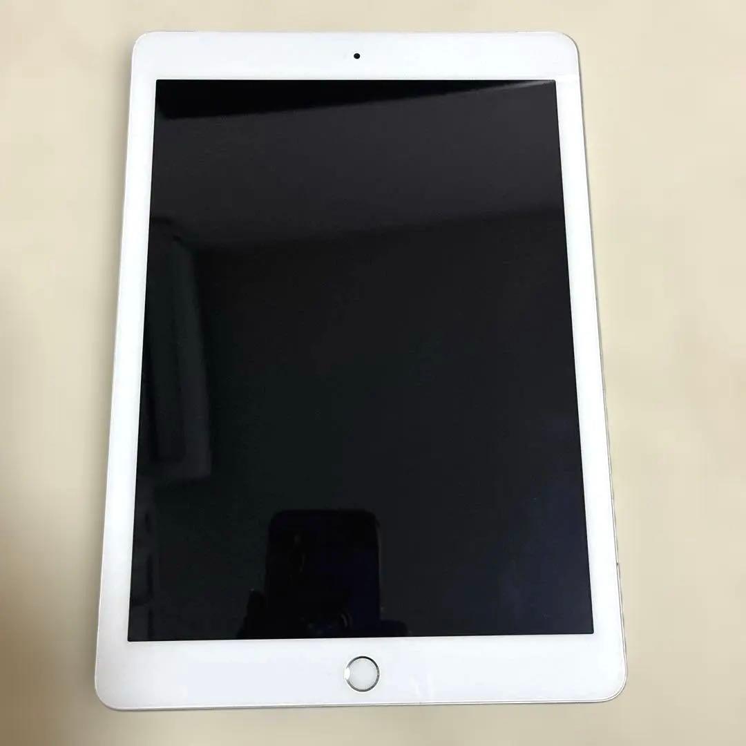 最終値下げApple iPad シルバー(第5世代) MPIL2J/A 32GB