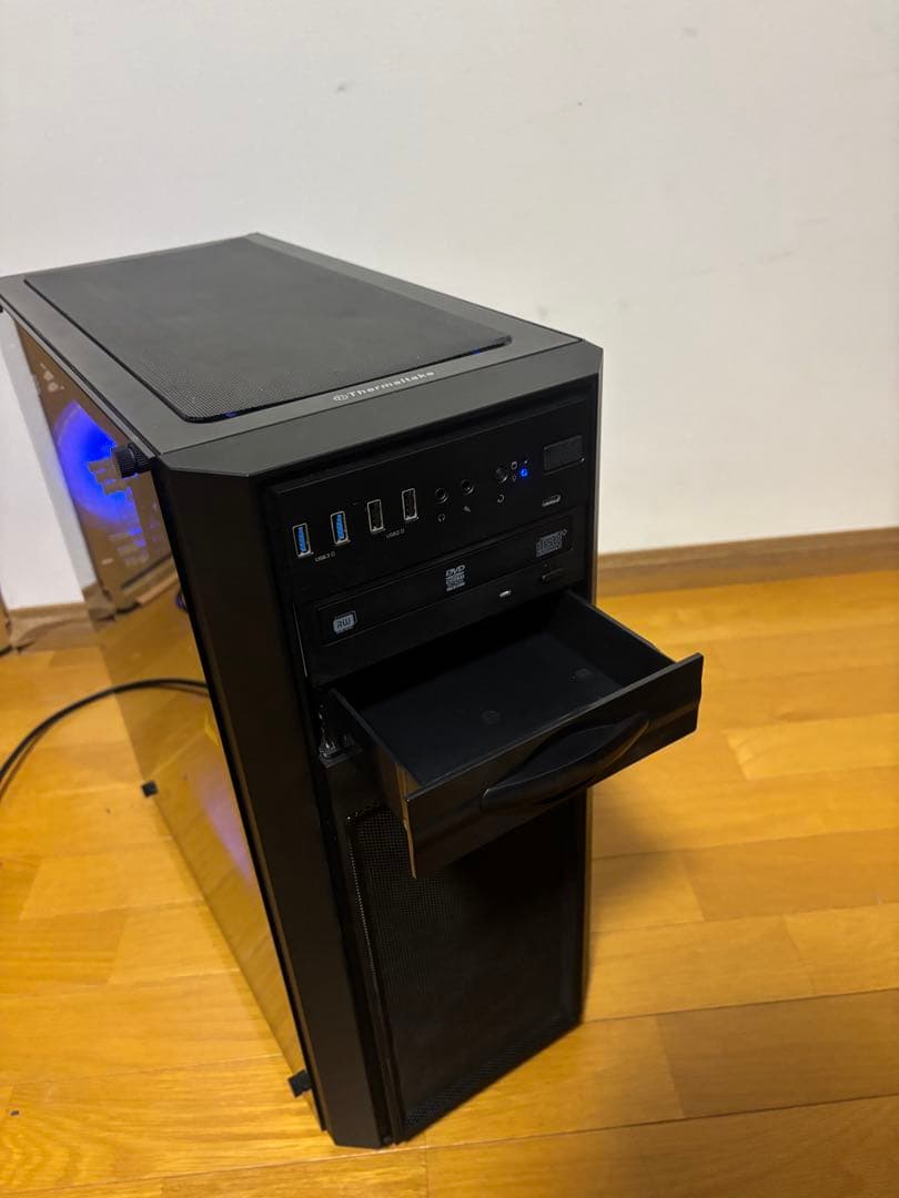 ほんのり光る！自作ゲーミングPC中古！新品SSDでサクサク！