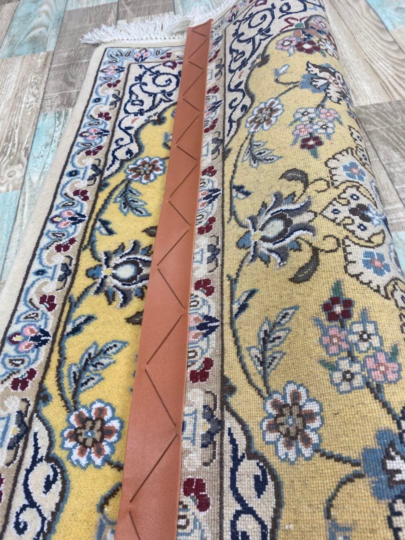 ★ペルシャ絨毯★人気の色柄手織りウール＆シルクナイン産ペルシャ絨毯