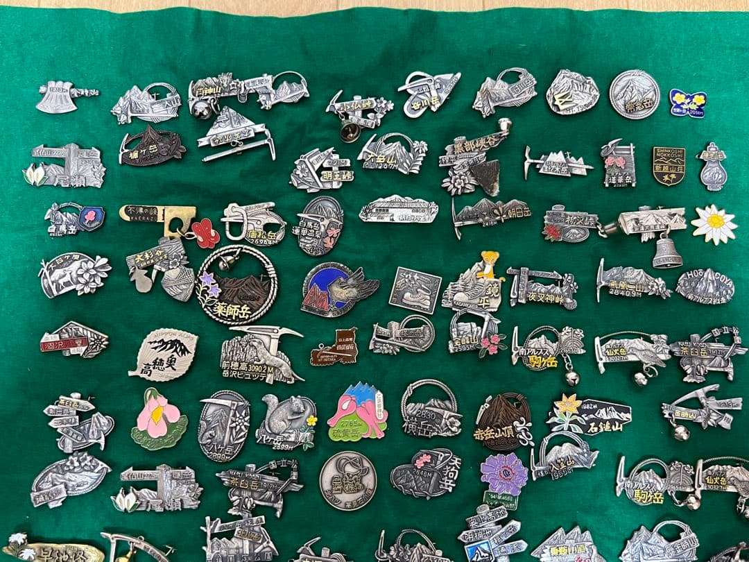 山　ピンバッジ 約100個セット